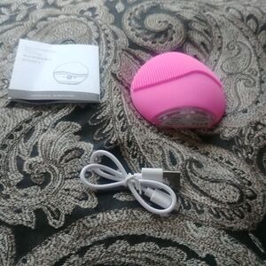 Vibrant Pink Silicone Facial Cleansing Device